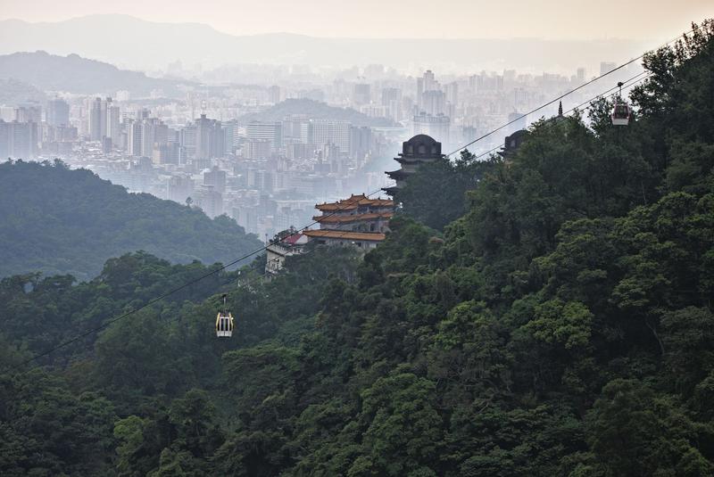 Views from Maokong gondola line, Maokong -> Taipei, Taiwan