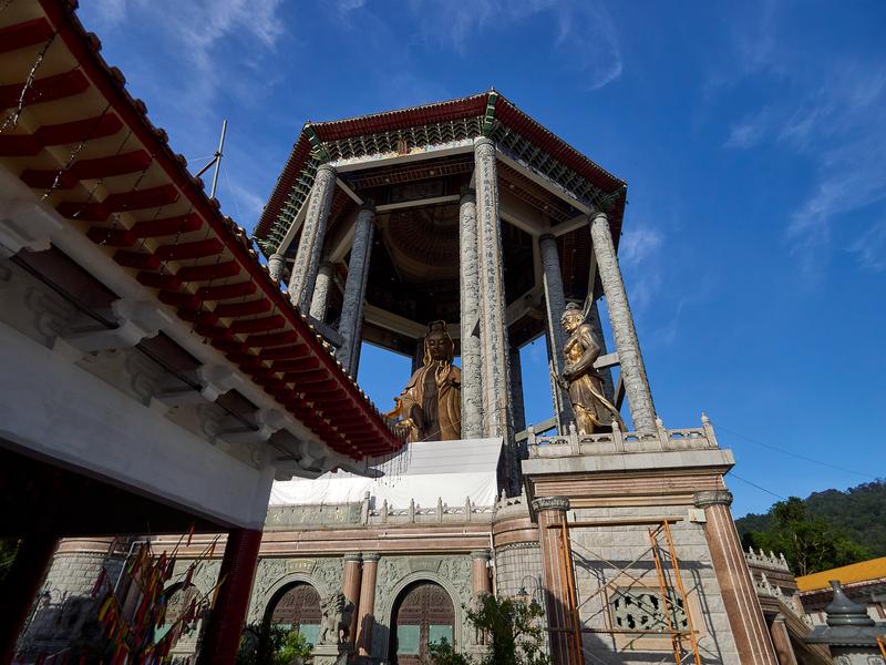 Heng or Ha, Dharma protector of Kuan Yin and Kuan Yin, Kek Lok Si Temple, Penang, Malaysia
